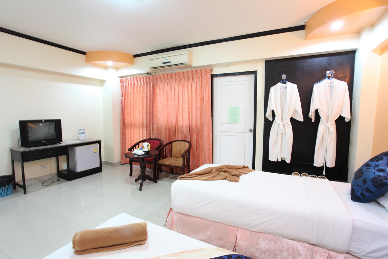 Home Pattaya Hotel Exterior photo