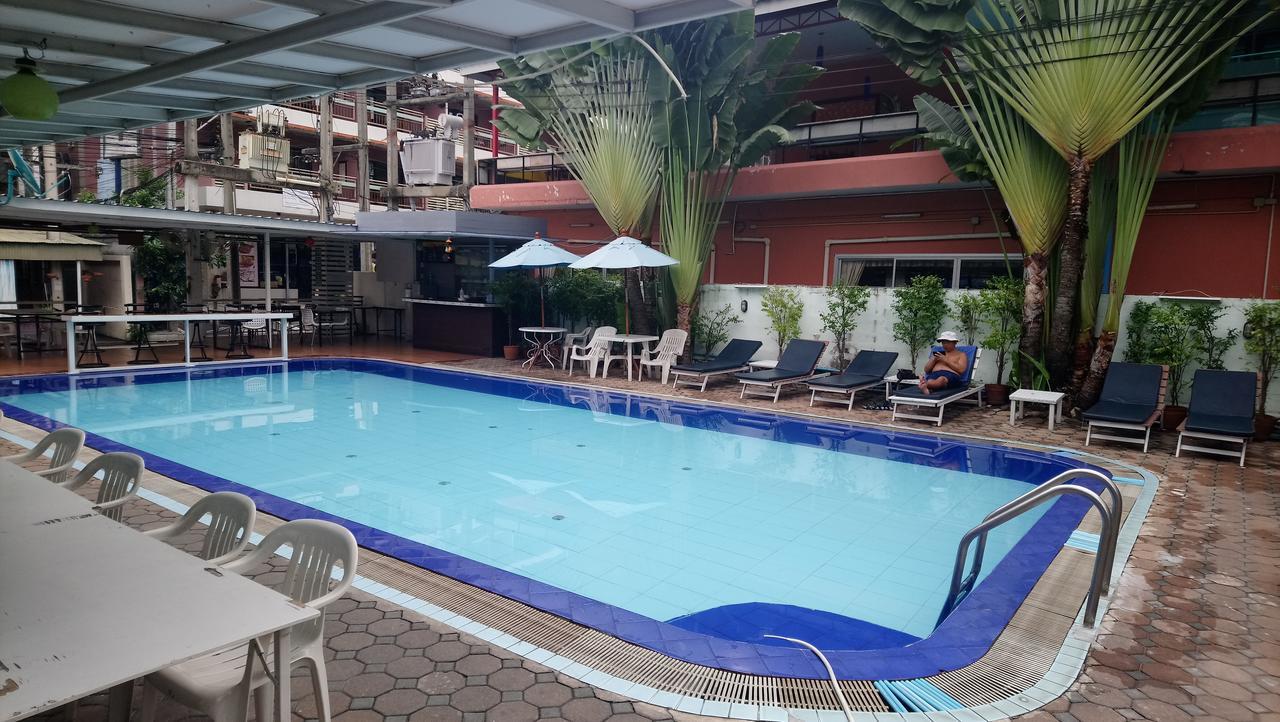 Home Pattaya Hotel Exterior photo