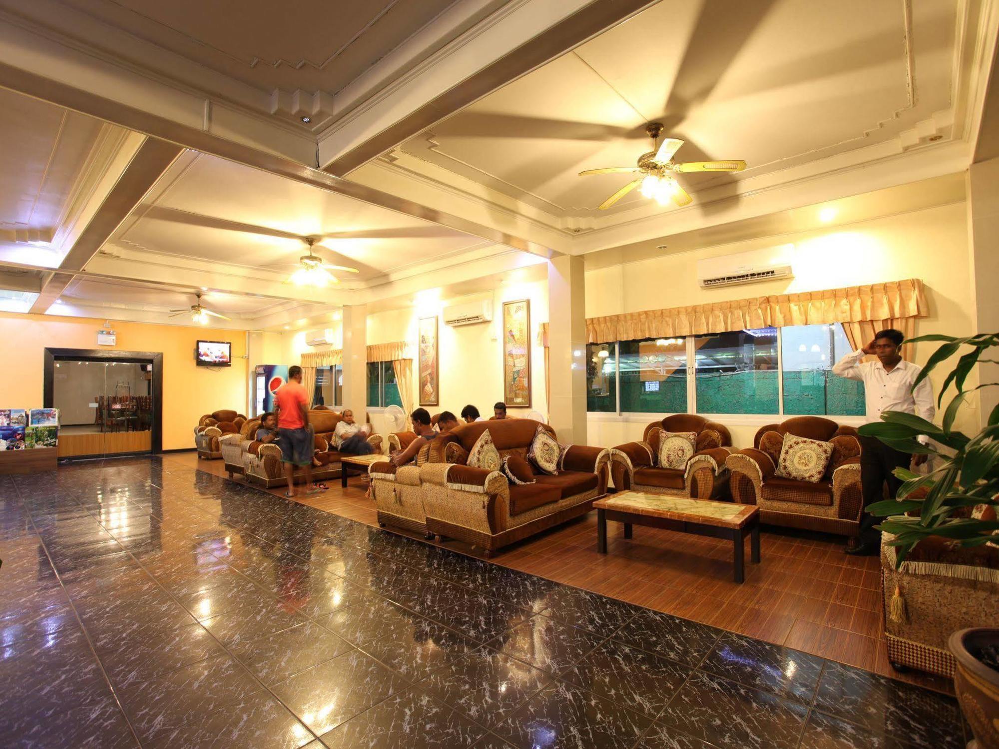 Home Pattaya Hotel Exterior photo