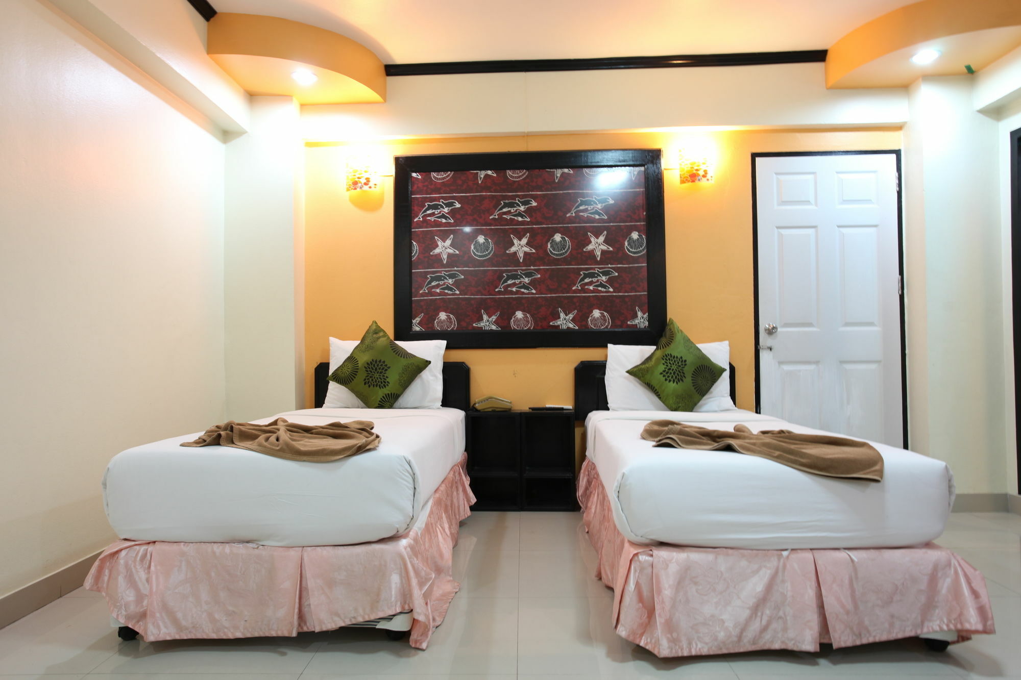 Home Pattaya Hotel Exterior photo