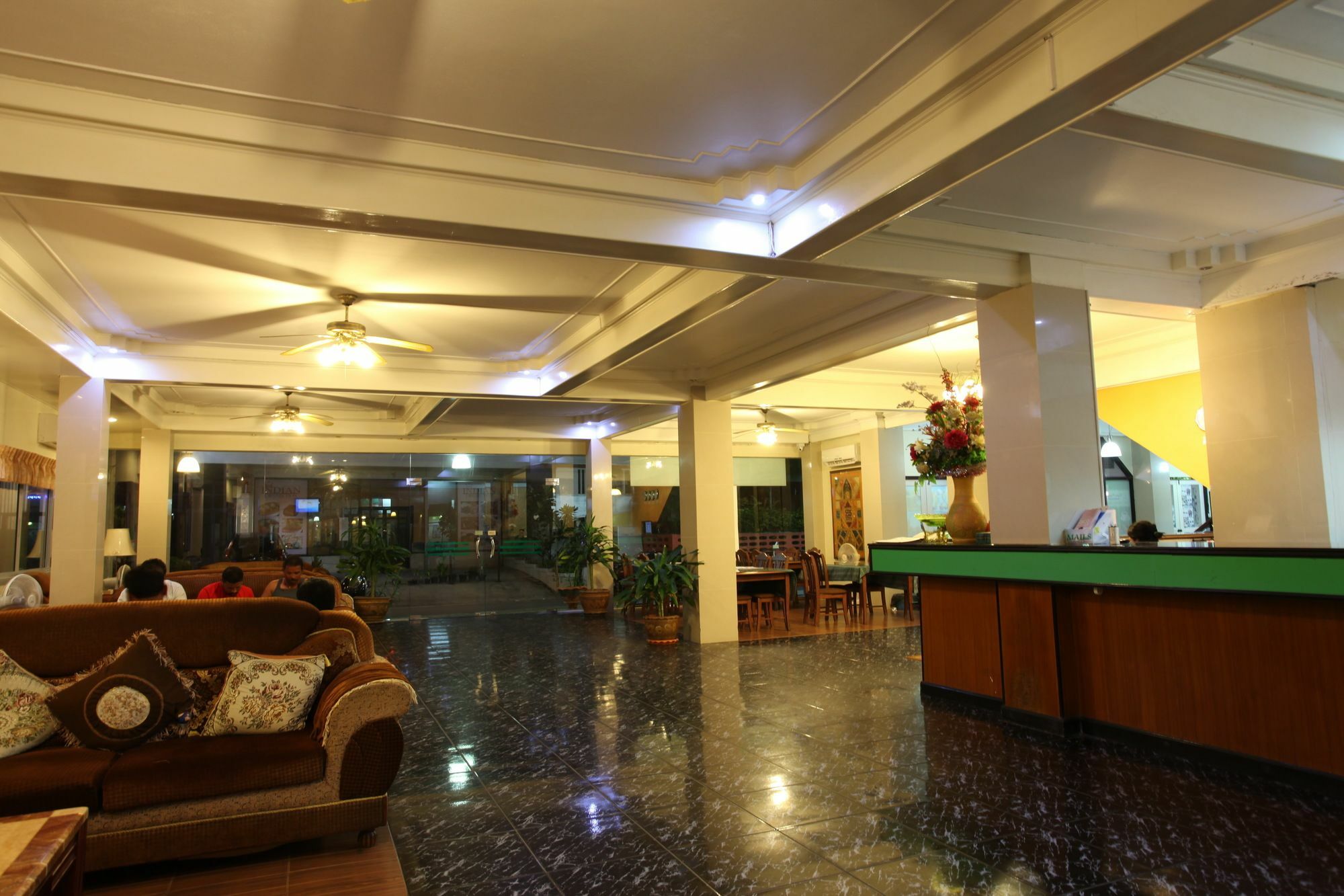 Home Pattaya Hotel Exterior photo