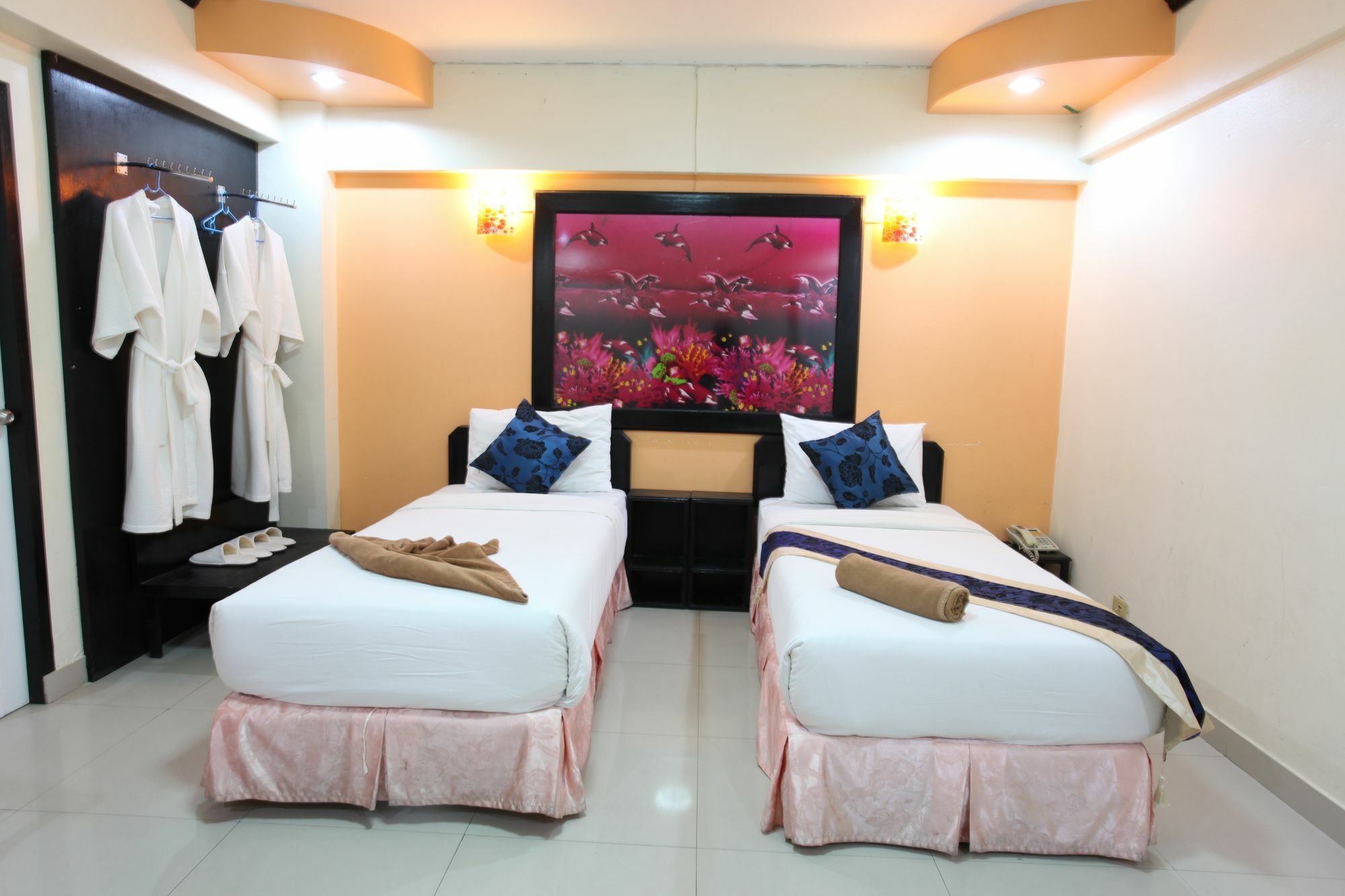 Home Pattaya Hotel Exterior photo