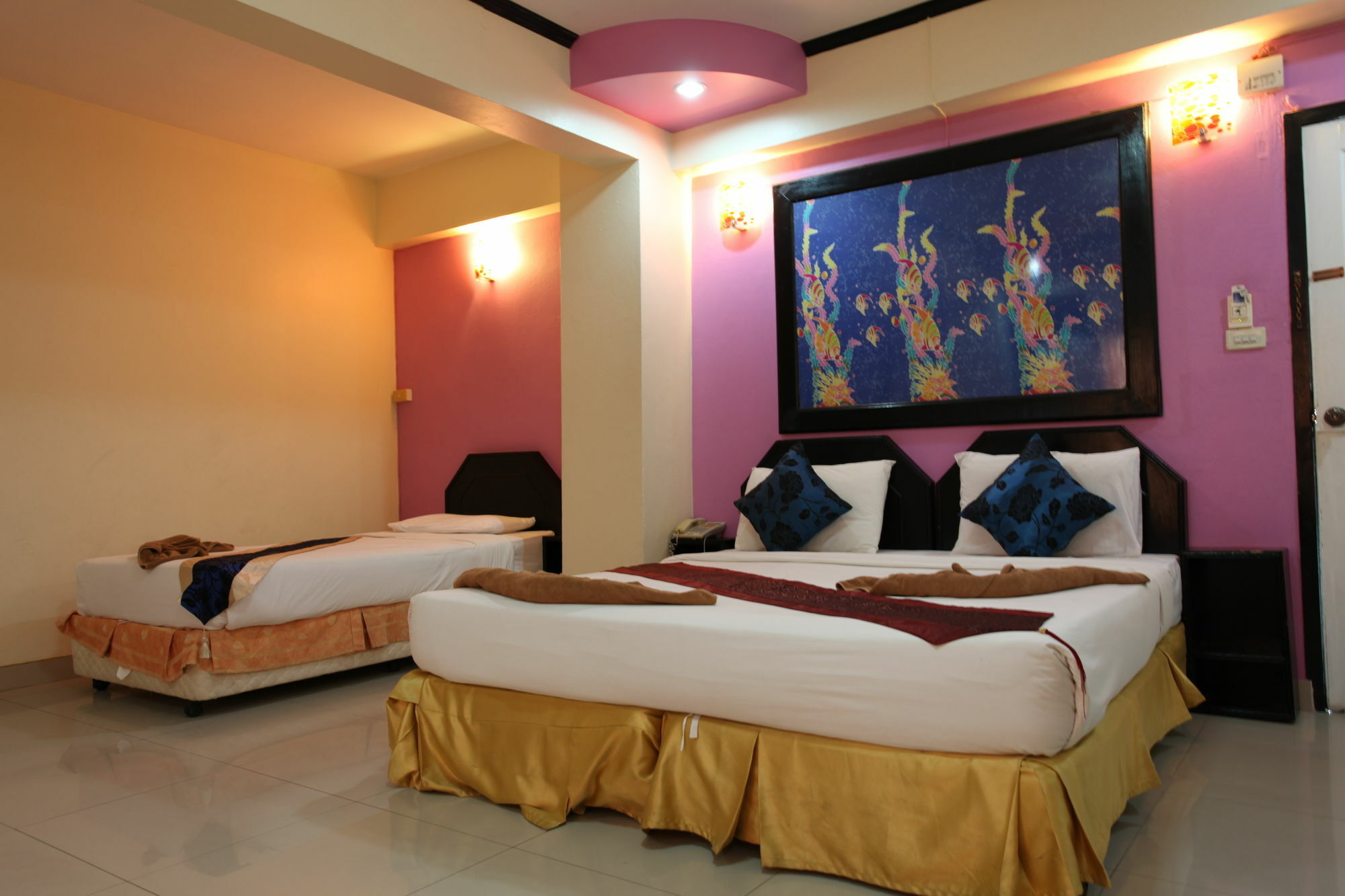 Home Pattaya Hotel Exterior photo